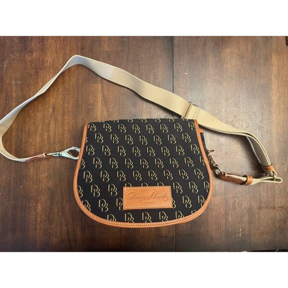 Dooney & Bourke crossbody saddle bag NWOT - Picture 1 of 8